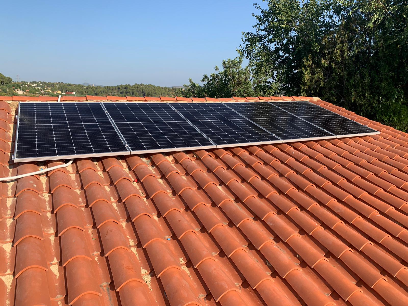 Paneles Solares 10X 385 wp, Montroi Alicante (Sistema híbrido)