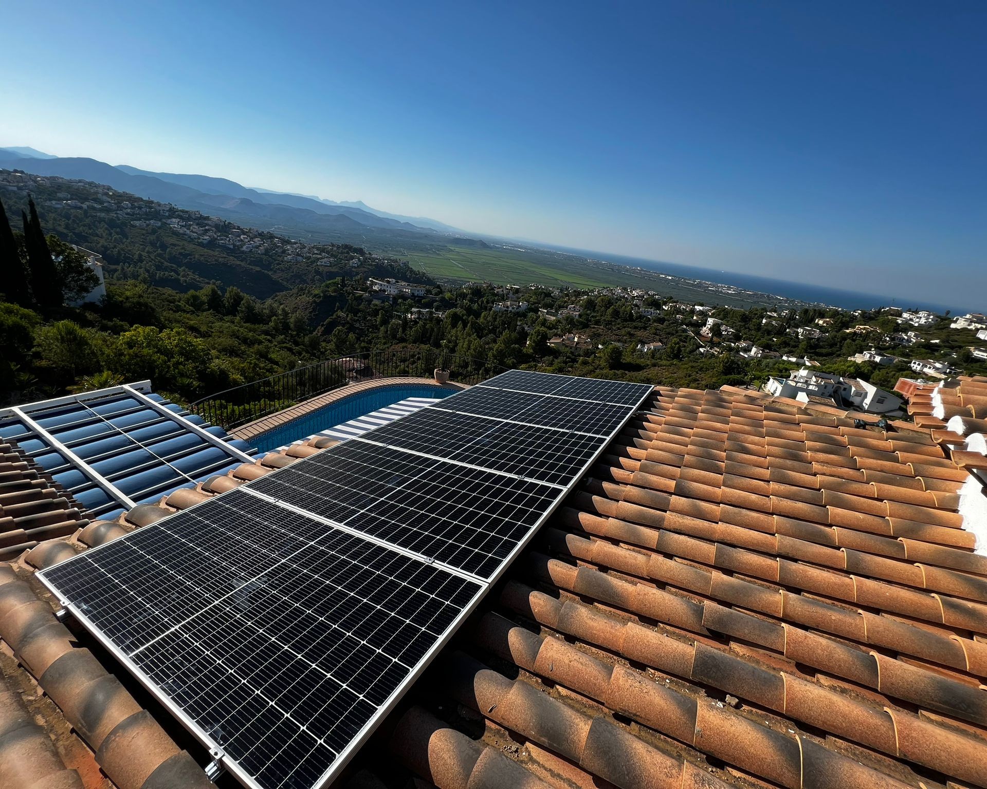 10X 455 wp Solar Panels, El Ràfol d'Almúnia, Alicante (Hybrid system)