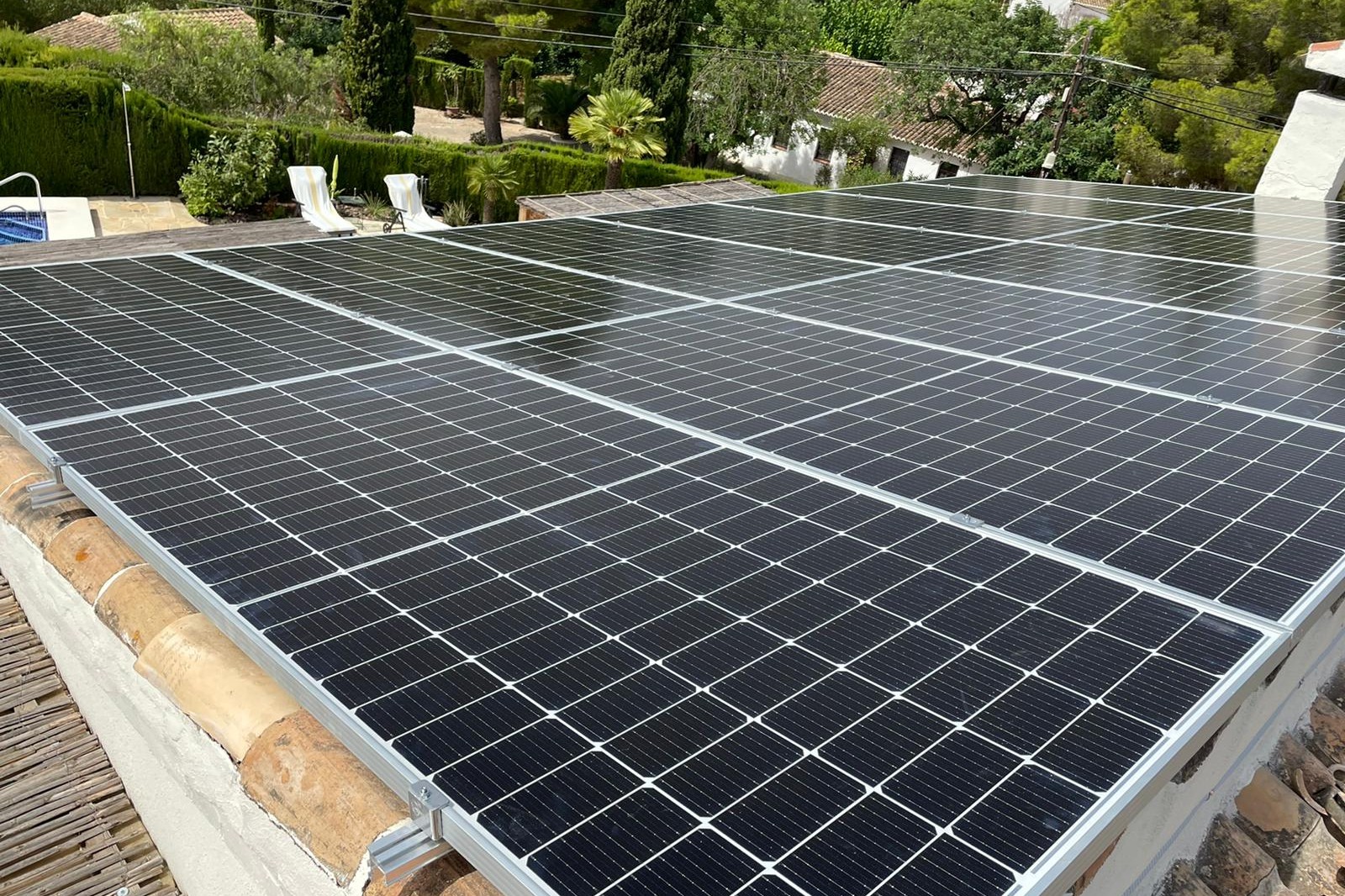 14X 455 wp Zonnepanelen, Javea, Alicante (Hybride systeem)