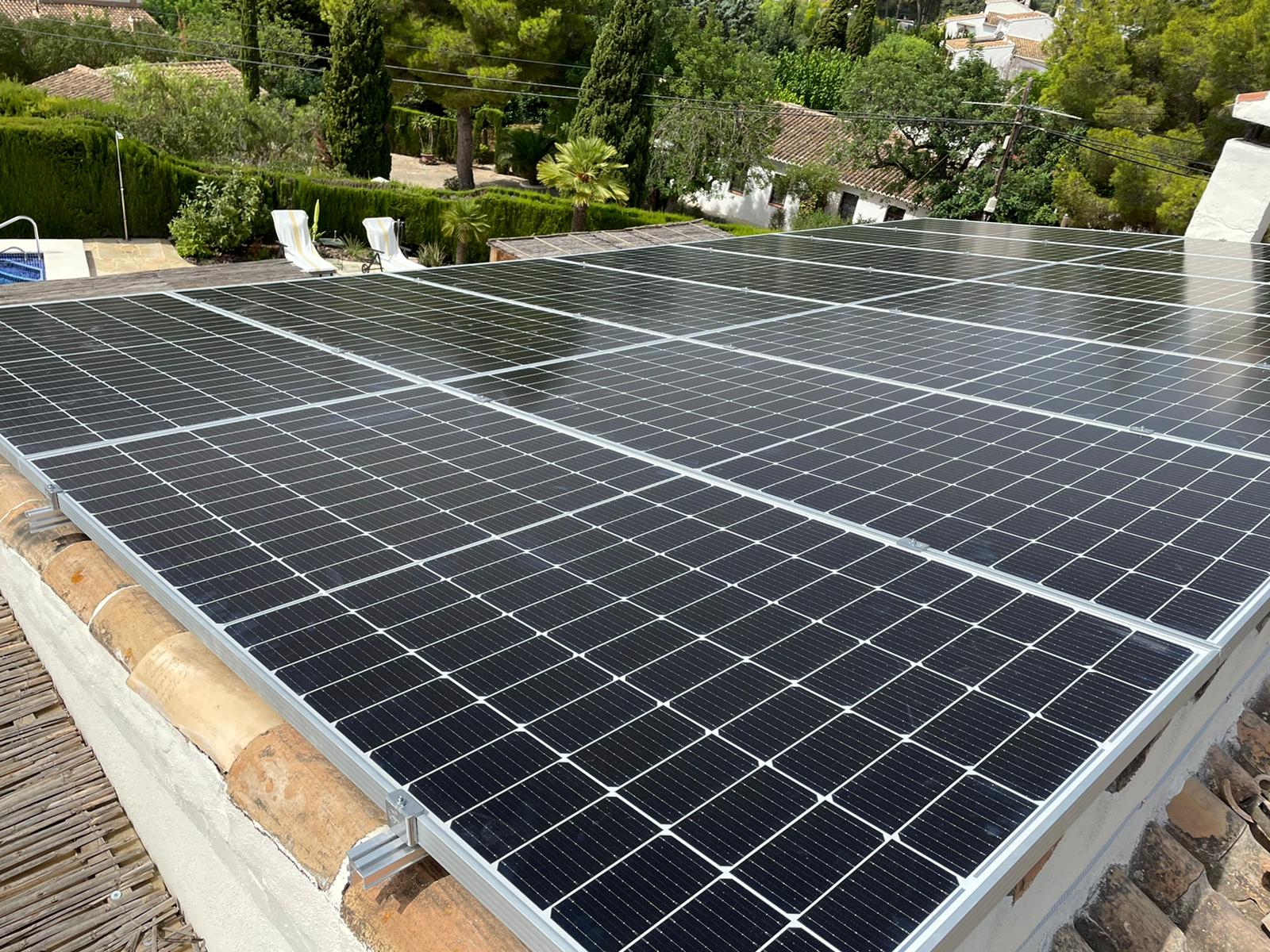 14X 455 wp Zonnepanelen, Javea, Alicante (Hybride systeem)