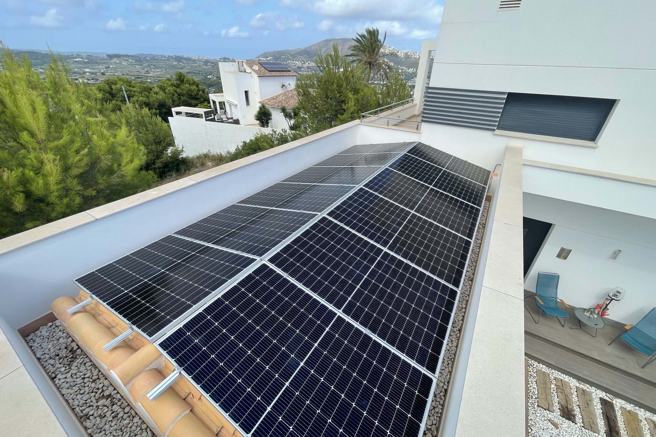 12X 385 wp Solar Panels, Teulada, Alicante (Hybrid system)