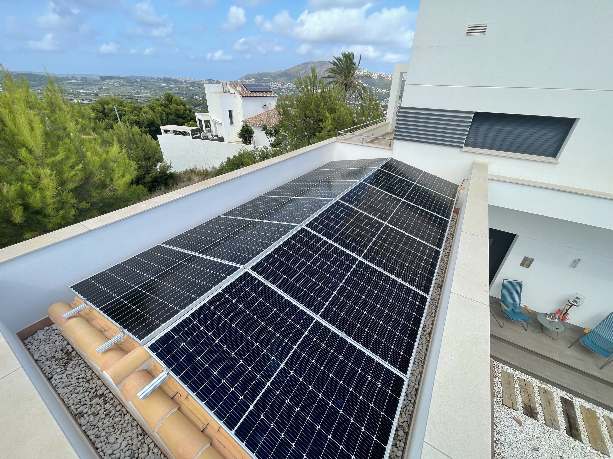 12X 385 wp Solar Panels, Teulada, Alicante (Hybrid system)