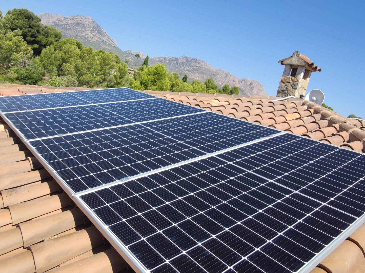 14X 460 wp Solar Panels, Benidorm, Alicante (Hybrid system)