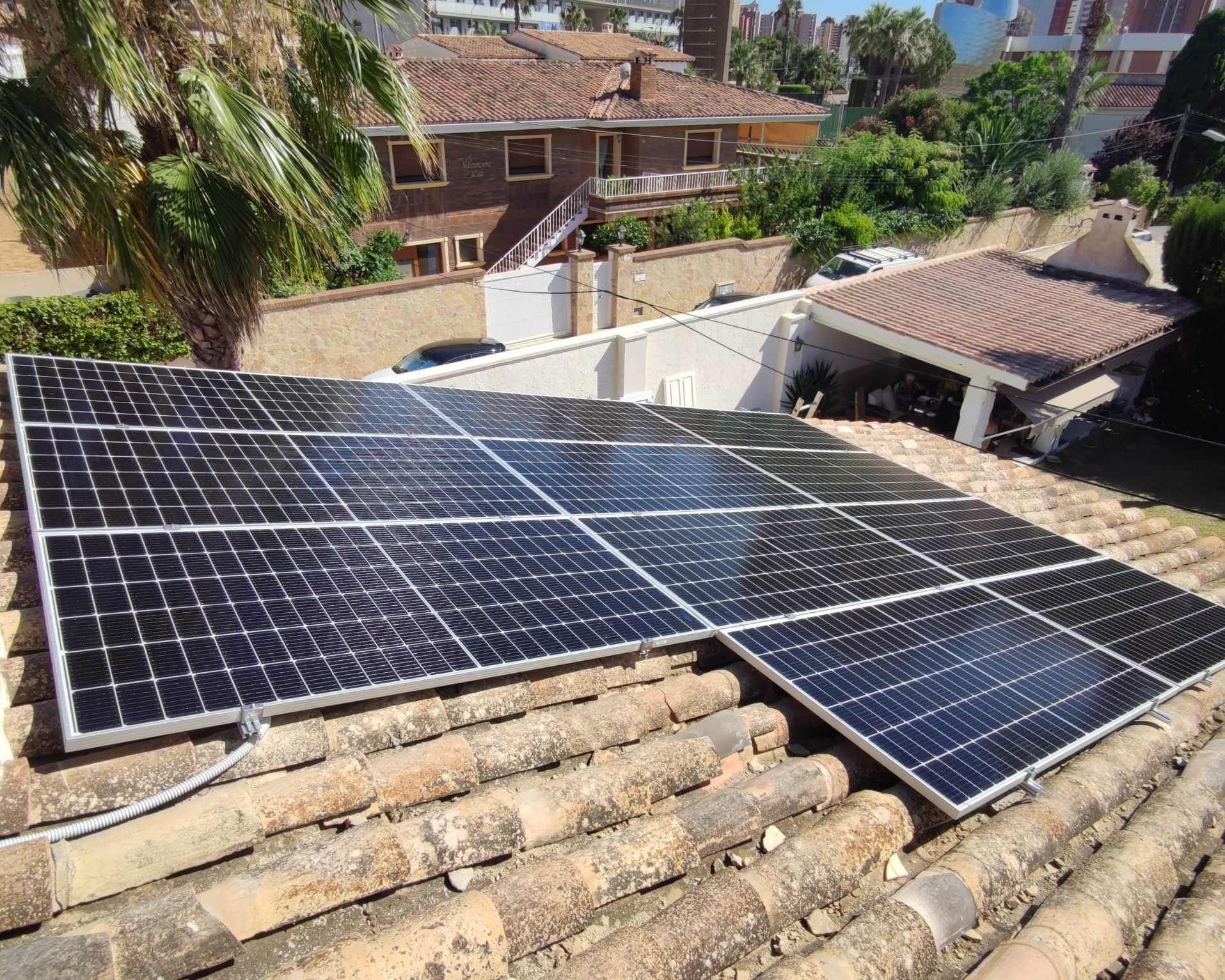 21X 455 wp Zonnepanelen, Benidorm, Alicante (Hybride systeem)