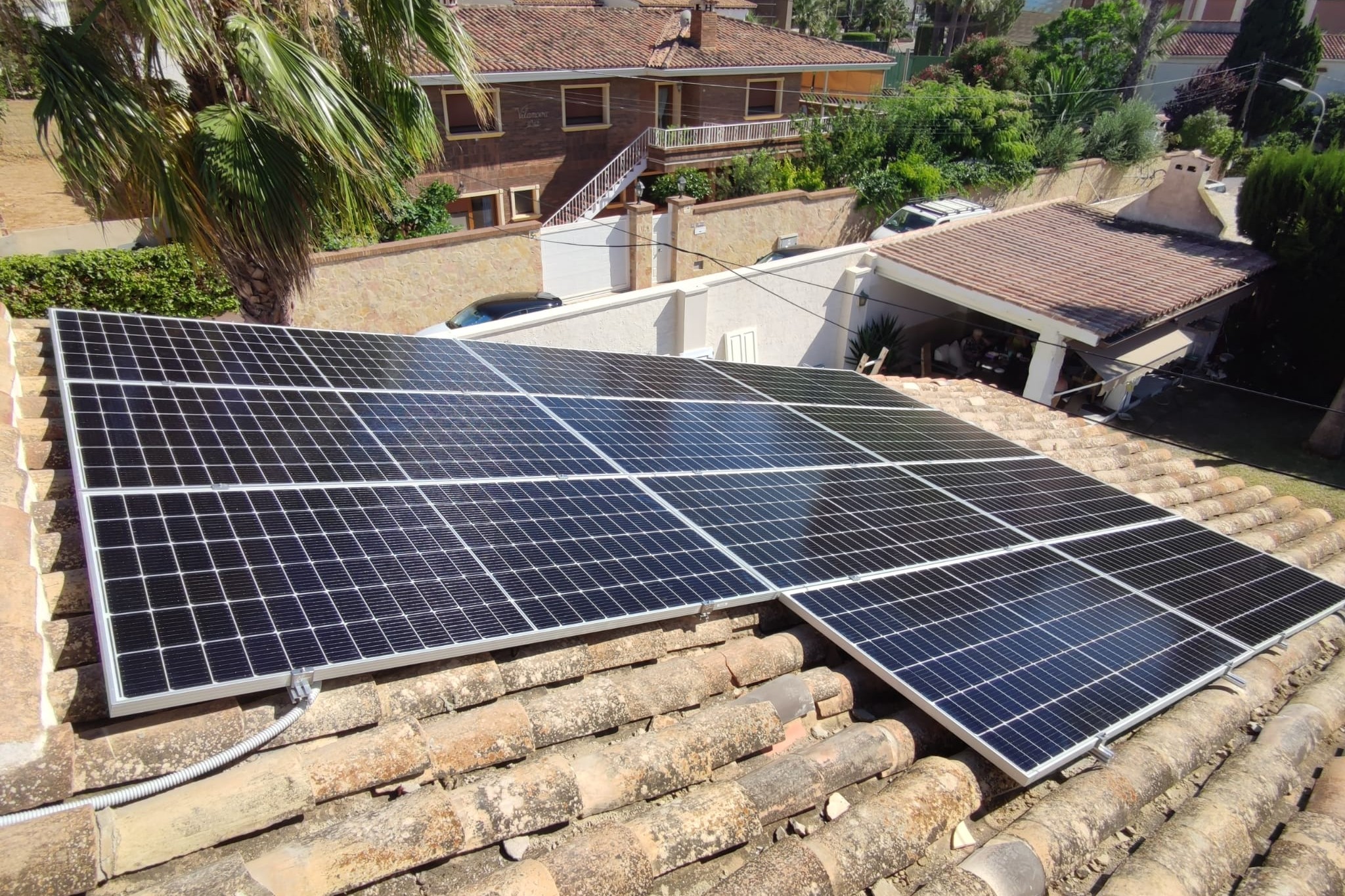 21X 455 wp Zonnepanelen, Benidorm, Alicante (Hybride systeem)