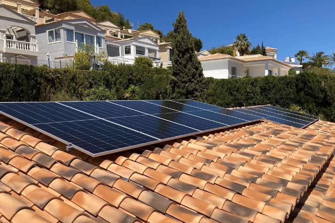 10 Solar Panels, Calpe, Alicante (Hybride System)